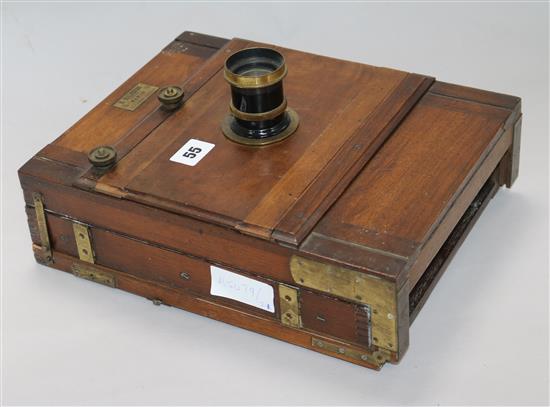 A French H.Malherbe 19th century plate camera H.32cm